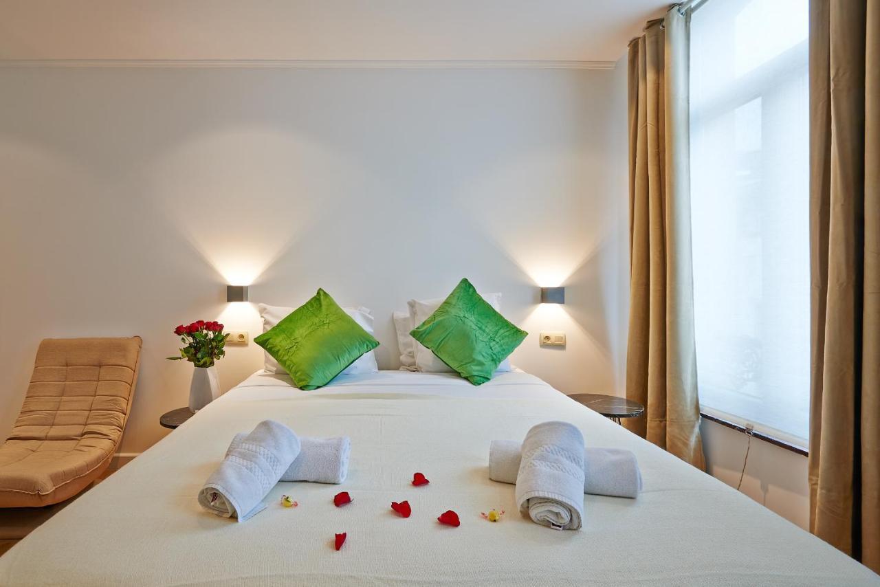 Hotel Les Ecrins Brussel Buitenkant foto